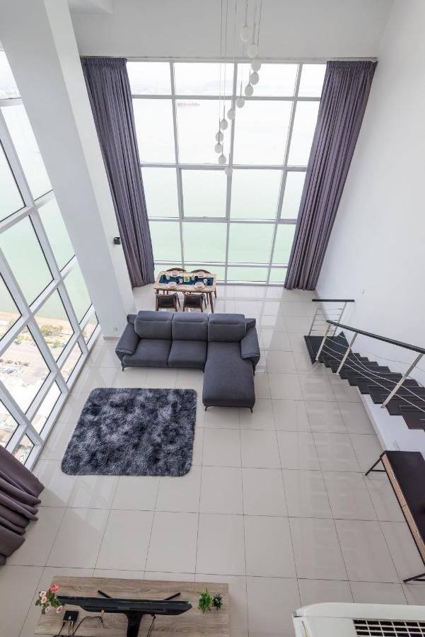 Maritime Penthouse Suite By The Sea George Town Bagian luar foto