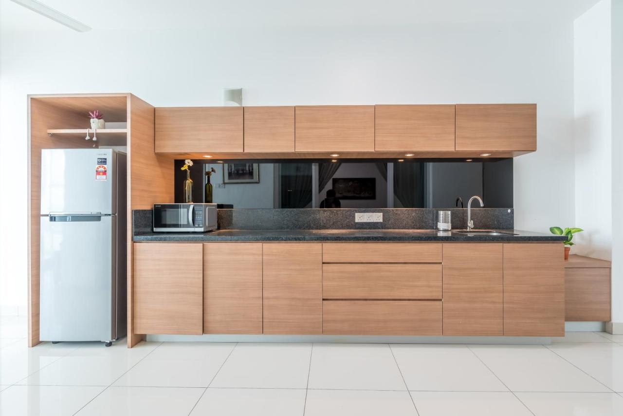 Maritime Penthouse Suite By The Sea George Town Bagian luar foto
